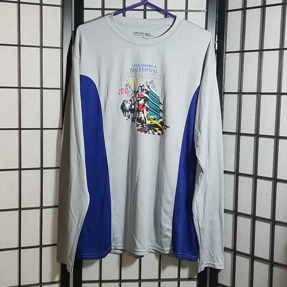 Long Sleeved Athletic Running Shirt NWOT